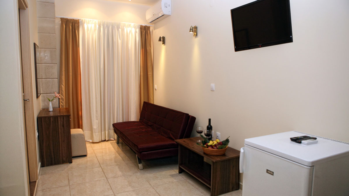 Family Open Plan Side Sea View